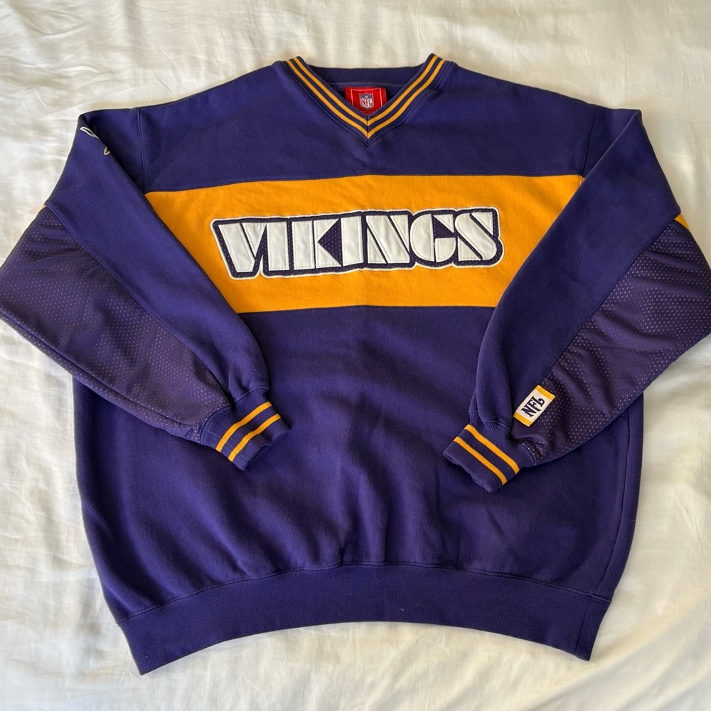 NFL Vikings V-Neck Sweater in Purple and Gold